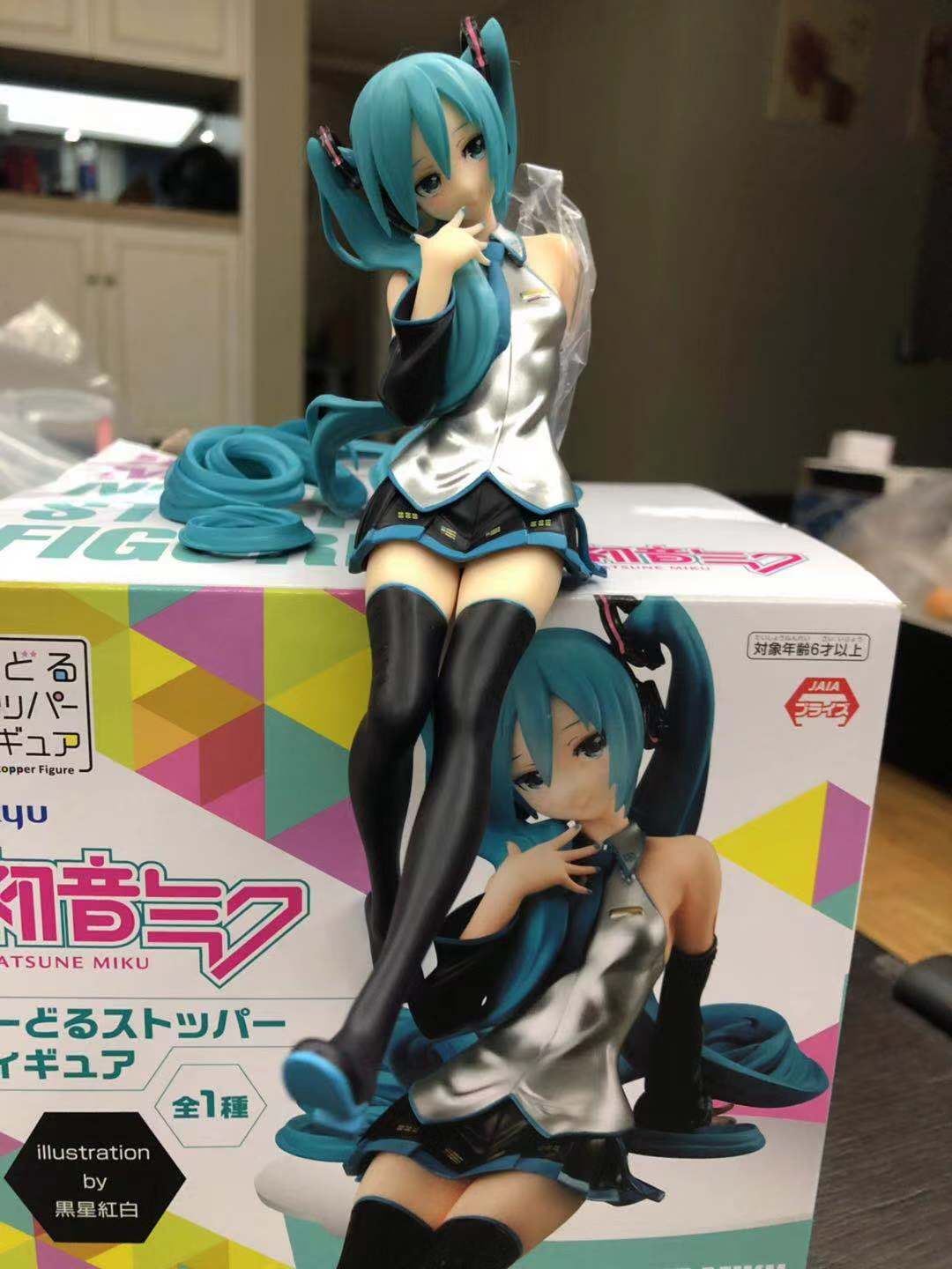 【飞雨社 】全新现货 furyu 初音未来 miku 公式服 压泡面 景品