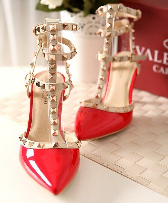 valentino铆钉平底鞋_valentino 铆钉鞋 偏大_valentino 铆钉包