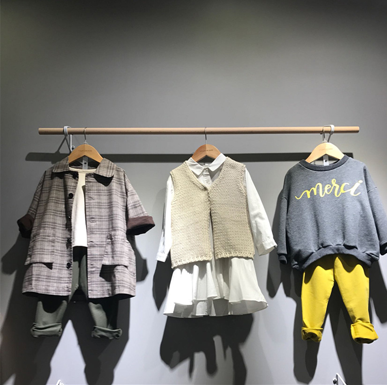 服装店衣服展示架简约现代上墙壁挂衣架童装女装店挂衣杆极简实木