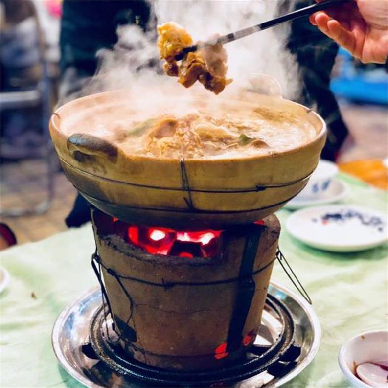 炭烧木炭烤火炭火炉野营泥炉碳火炉老式烧烤炉陶土家聚会盆取暖炉