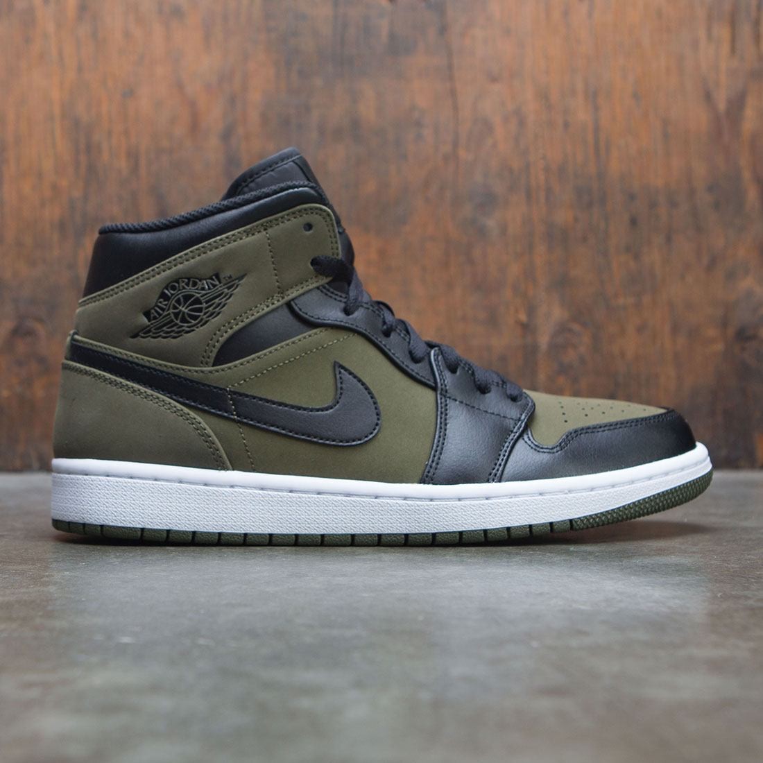 aj 1 olive
