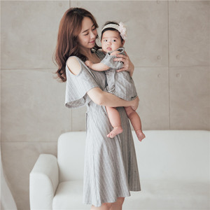 产后哺乳衣亲子装露肩显瘦竖条纹外出哺乳连衣裙宽松大码孕妇裙子哺乳连衣裙