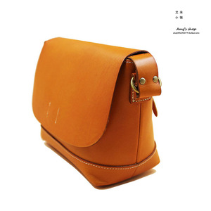 秋冬时尚复古斜挎饺子包